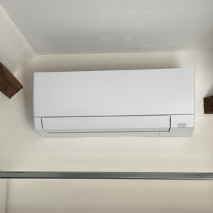 Installation de climatiseur mural par technicien certifié