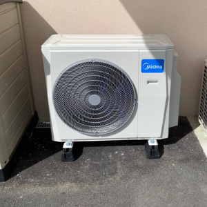 Pose d’un système de climatisation split pour rafraîchissement et chauffage