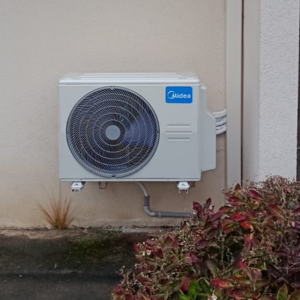Installation d’une unité extérieure de climatisation haute performance