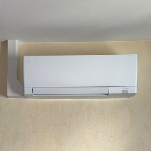 Pose d’un système de climatisation split pour rafraîchissement et chauffage