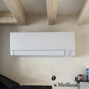 Installation de climatiseur mural par technicien certifié