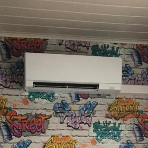Installation de climatiseur mural par technicien certifié